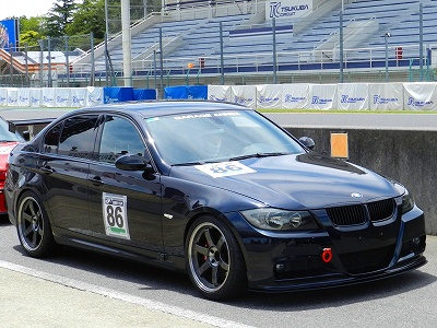 E90